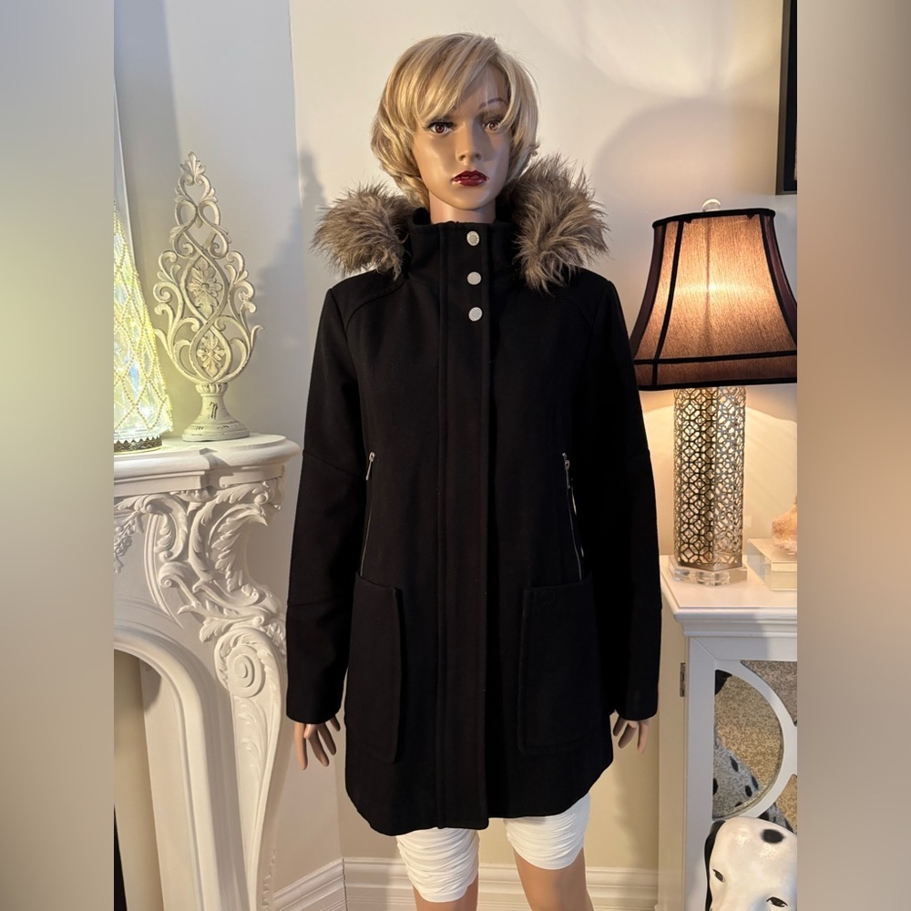 Women's Black Faux Fur-Trimmed Coat - Picture 3 of 16